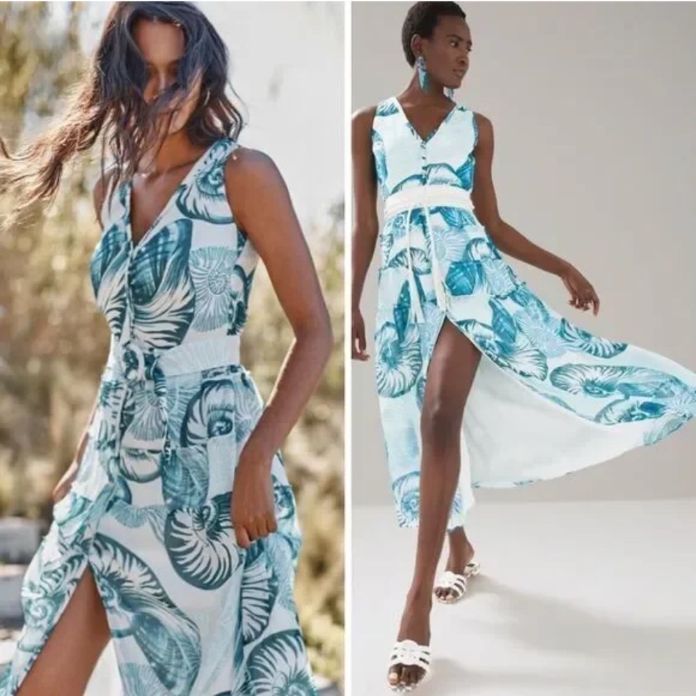 White House Black Market Blue and White Tropical Dress